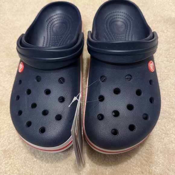 NWT Red, white, and blue Crocs - youth size 6 (big kid) - Picture 4 of 5
